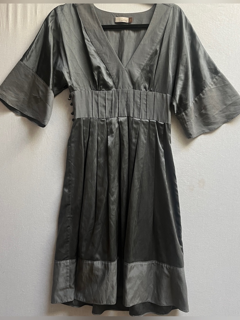 Aritzia Wilfred Charcoal Gray Silk Cotton Pleated V-Neck Midi Dress Size 2